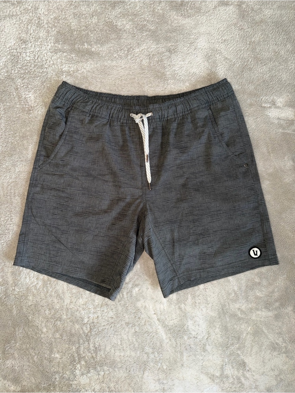 Vuori Kore Shorts 7.5” Lined Men’s Medium In Gray Running Performance